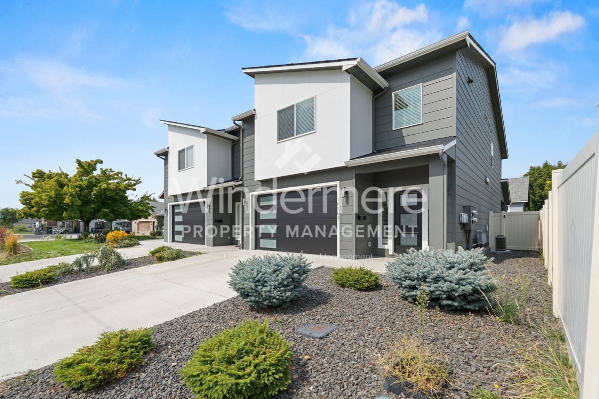 Apartment for rent at 18201 E 8th, Greenacres, WA 99016