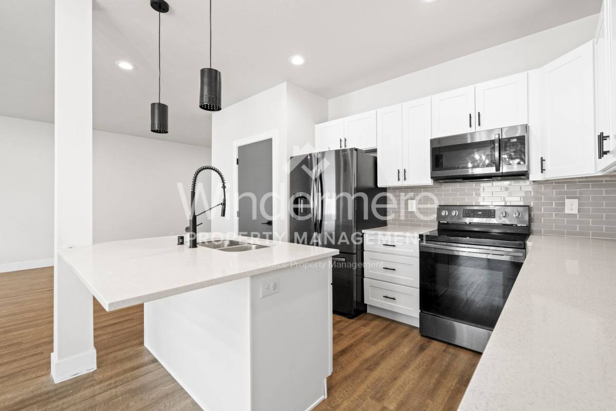 Apartment for rent at 18201 E 8th, Greenacres, WA 99016