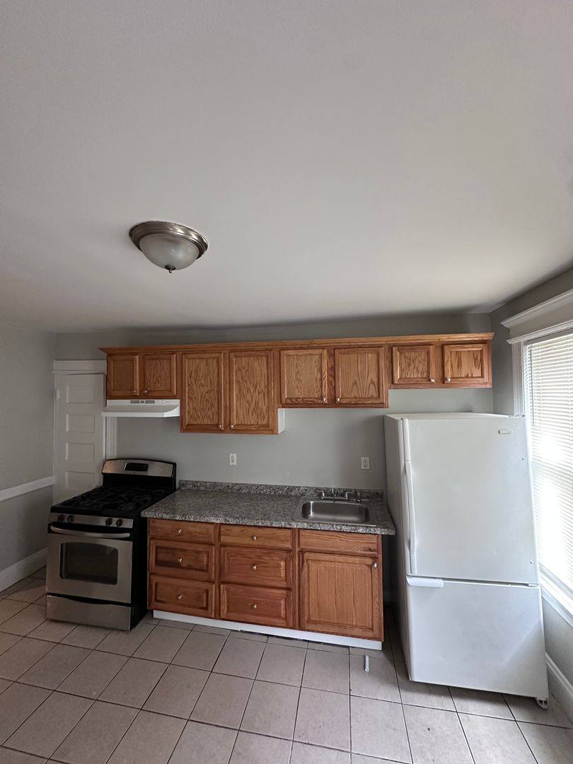 Apartment for rent at 1565-1571 E Main St, Bridgeport, CT 06608