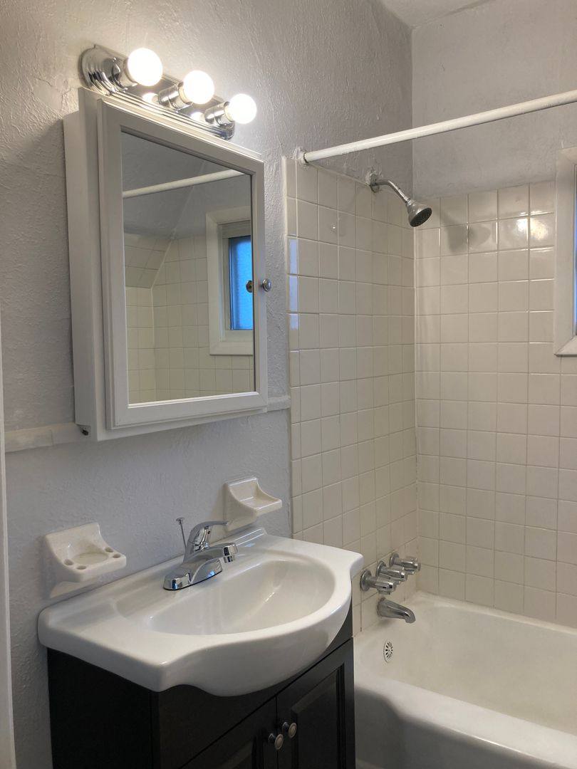 Apartment for rent at 1330-1332 Pritchard St, Pittsburgh, PA 15204