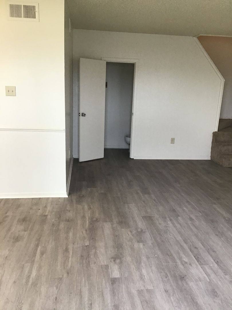 Apartment for rent at 9228 Florida Blvd 1-40, Baton Rouge, LA 70815