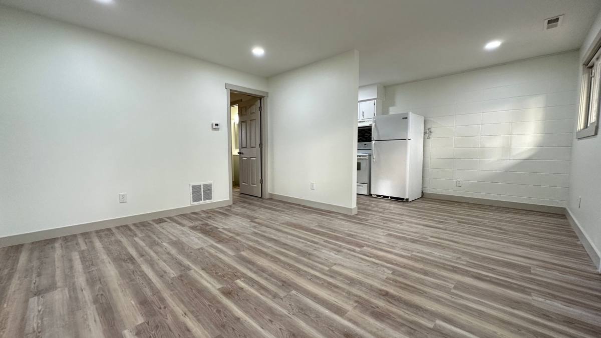 Apartment for rent at 326 W Kenwood Dr, Bloomington, IN 47404
