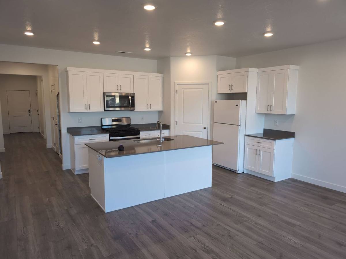 House for rent at 3537 Padre Bay Dr, Washington, UT 84780