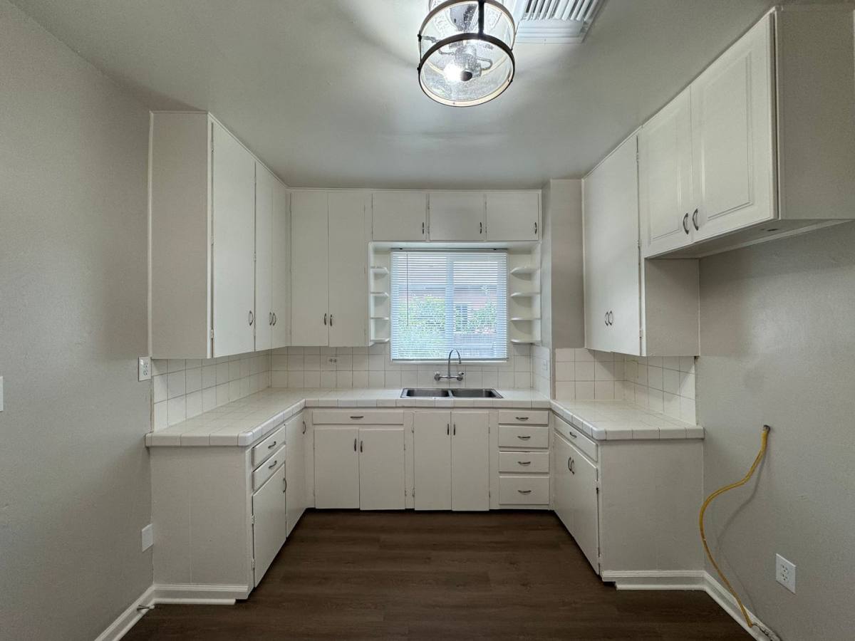 House for rent at 2022 Maple Ave, Bakersfield, CA 93304