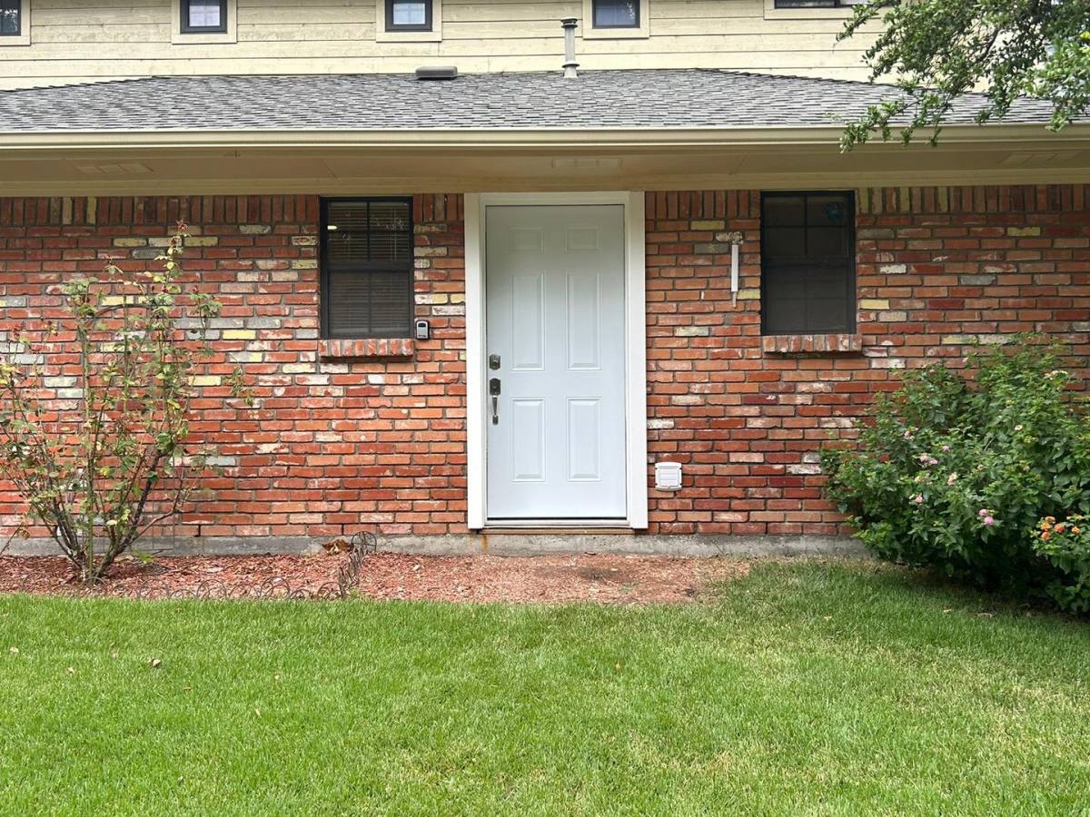 Apartment for rent at 4207 Ashmont Court, Dallas, TX 75287