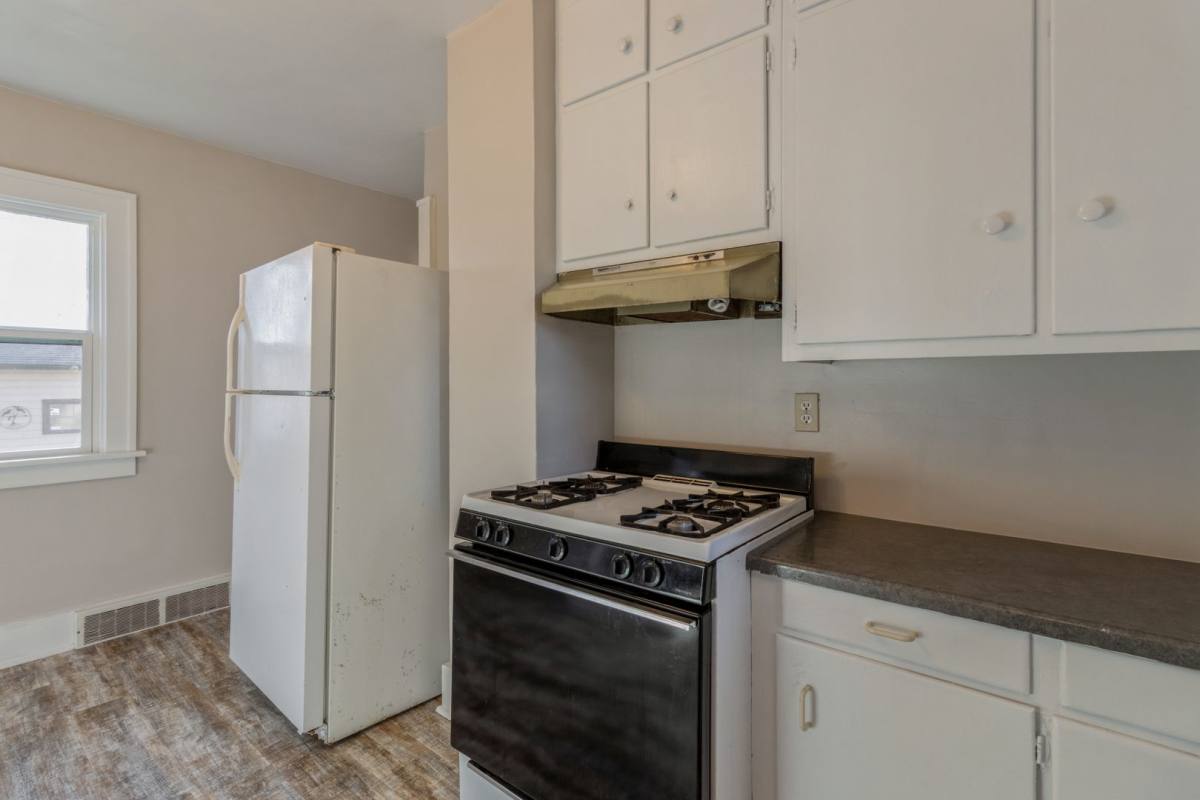 House for rent at 2002 34th St, Des Moines, IA 50310
