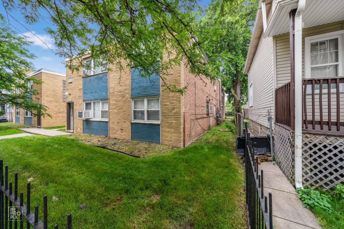 Apartment for rent at 6618 S Wabash Ave, Chicago, IL 60637