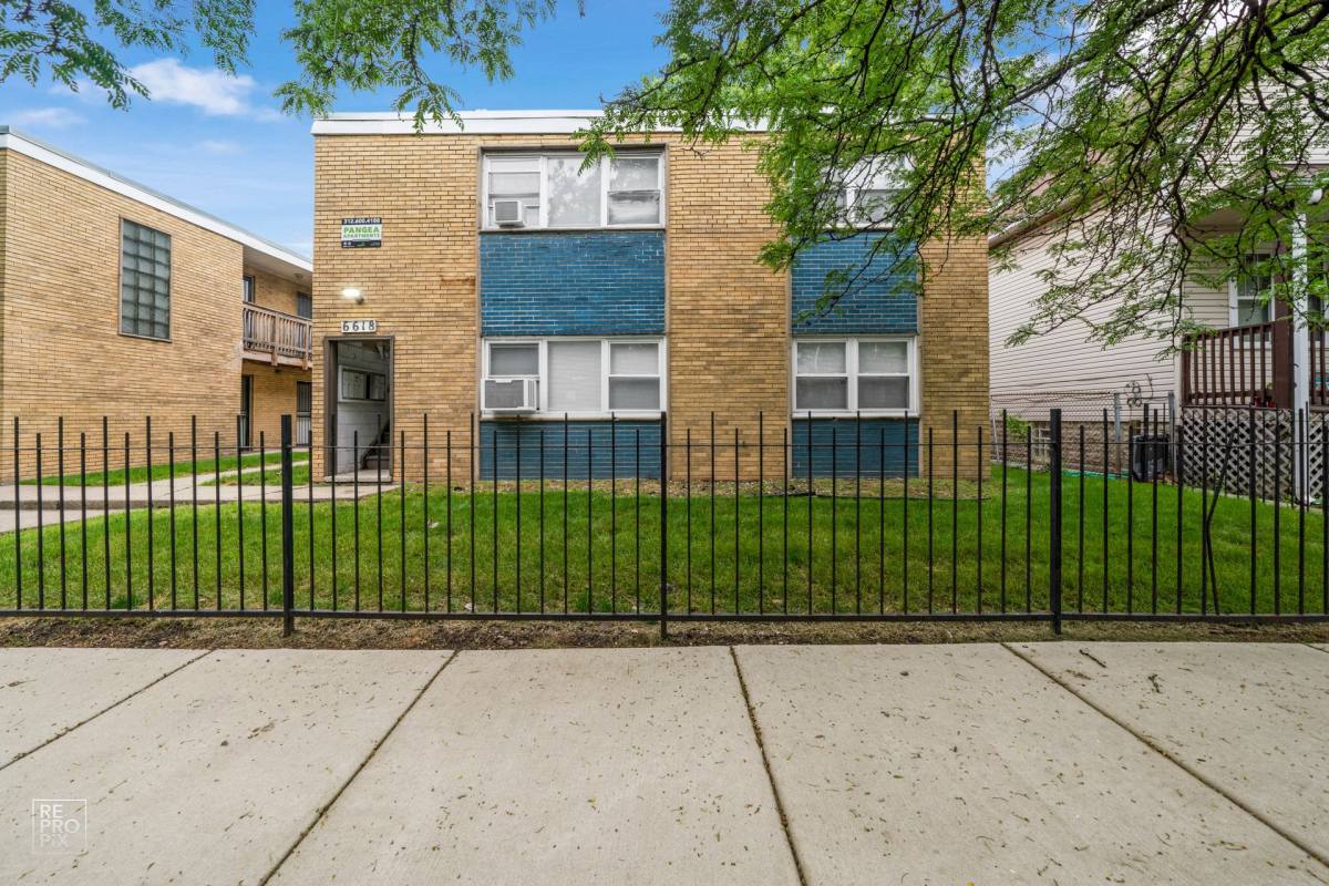 Apartment for rent at 6618 S Wabash Ave, Chicago, IL 60637