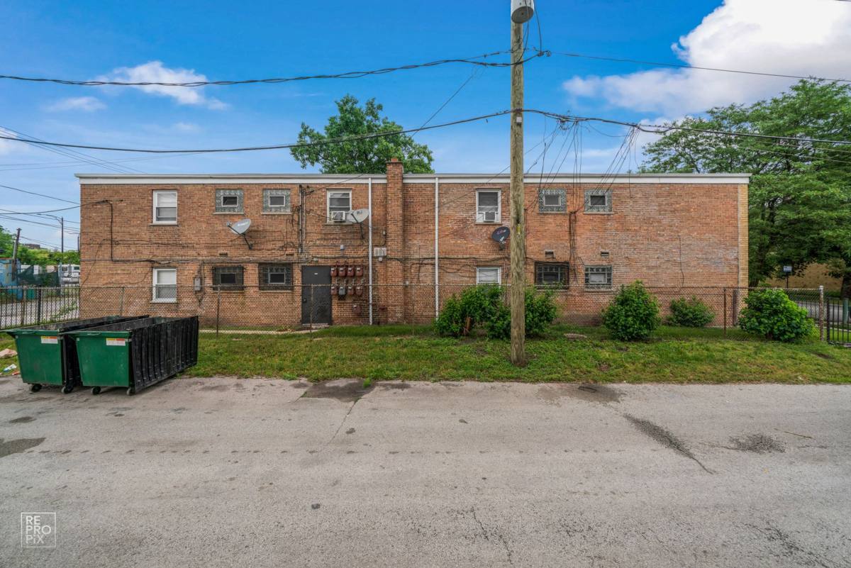 Apartment for rent at 6618 S Wabash Ave, Chicago, IL 60637