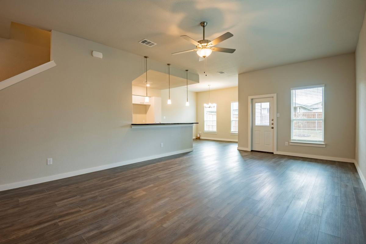 Townhouse for rent at 640 Wheatfield Dr, Venus, TX 76084