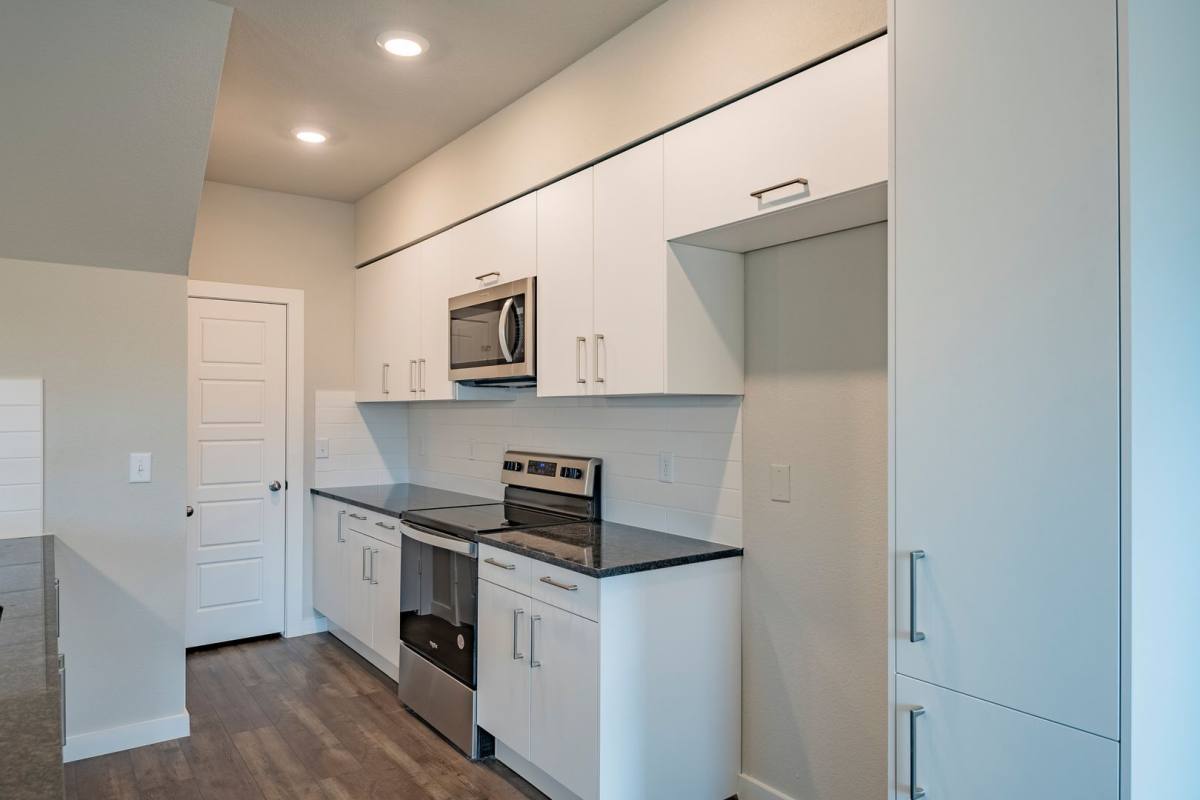 Townhouse for rent at 640 Wheatfield Dr, Venus, TX 76084
