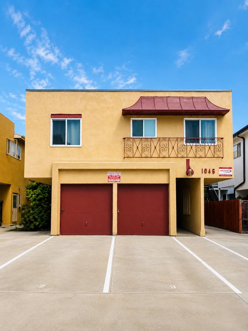 Apartment for rent at 1046 S Wooster St, Los Angeles, CA 90035