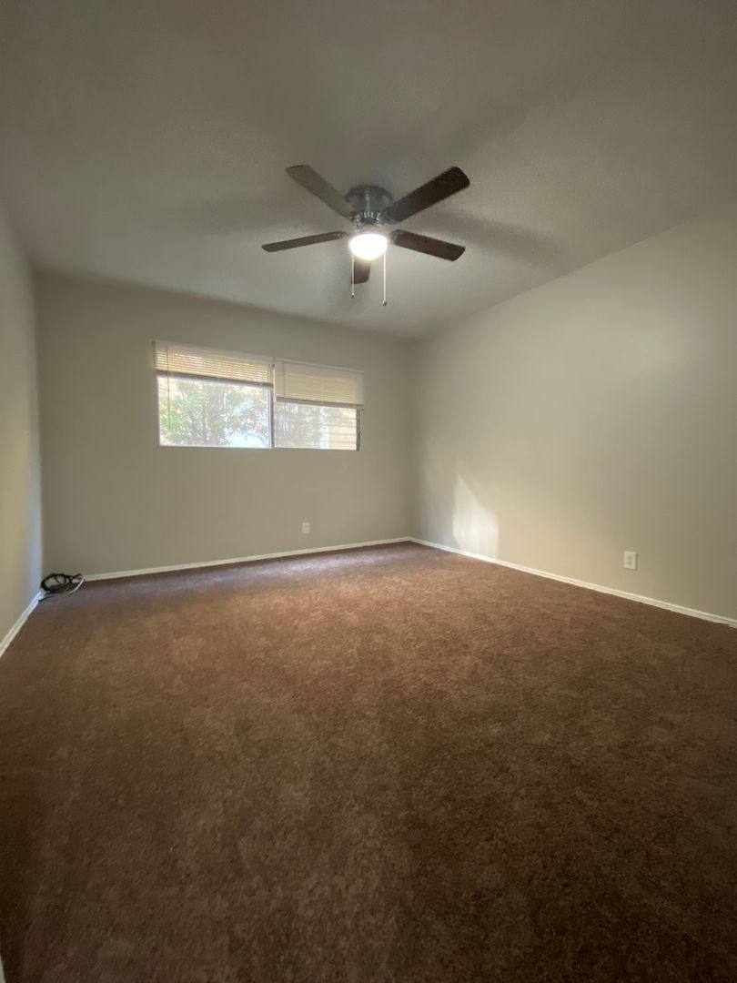 Apartment for rent at 1046 S Wooster St, Los Angeles, CA 90035