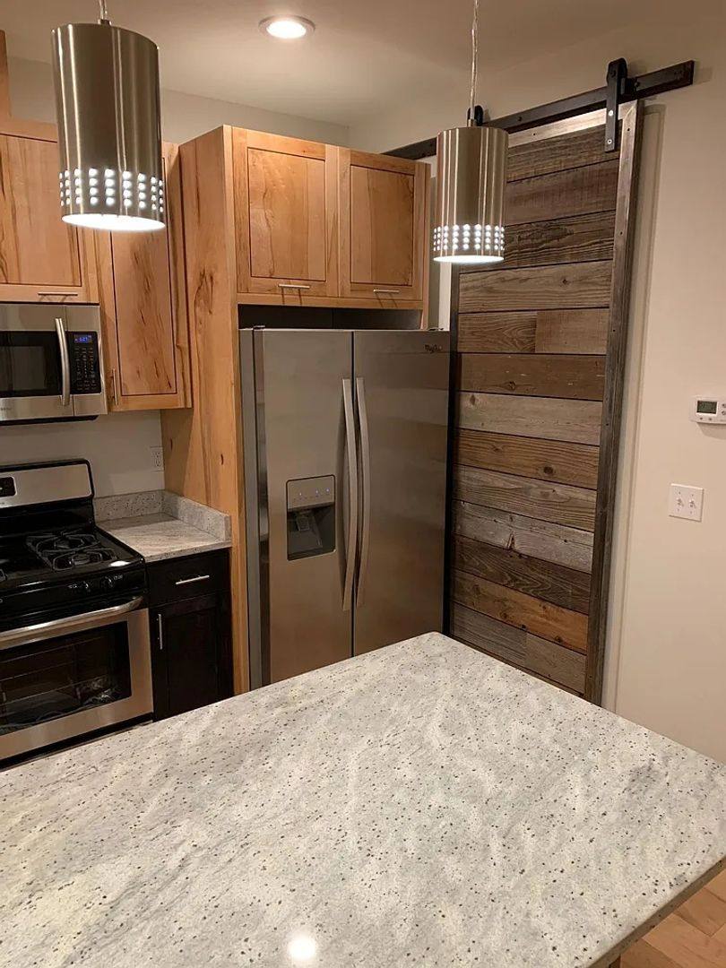 House for rent at 2370 Siskiyou Blvd, Ashland, OR 97520