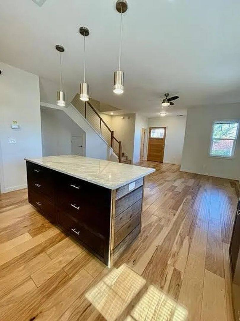 House for rent at 2370 Siskiyou Blvd, Ashland, OR 97520