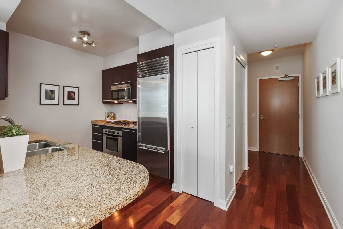Apartment for rent at 425 1st St #1707, San Francisco, CA 94105