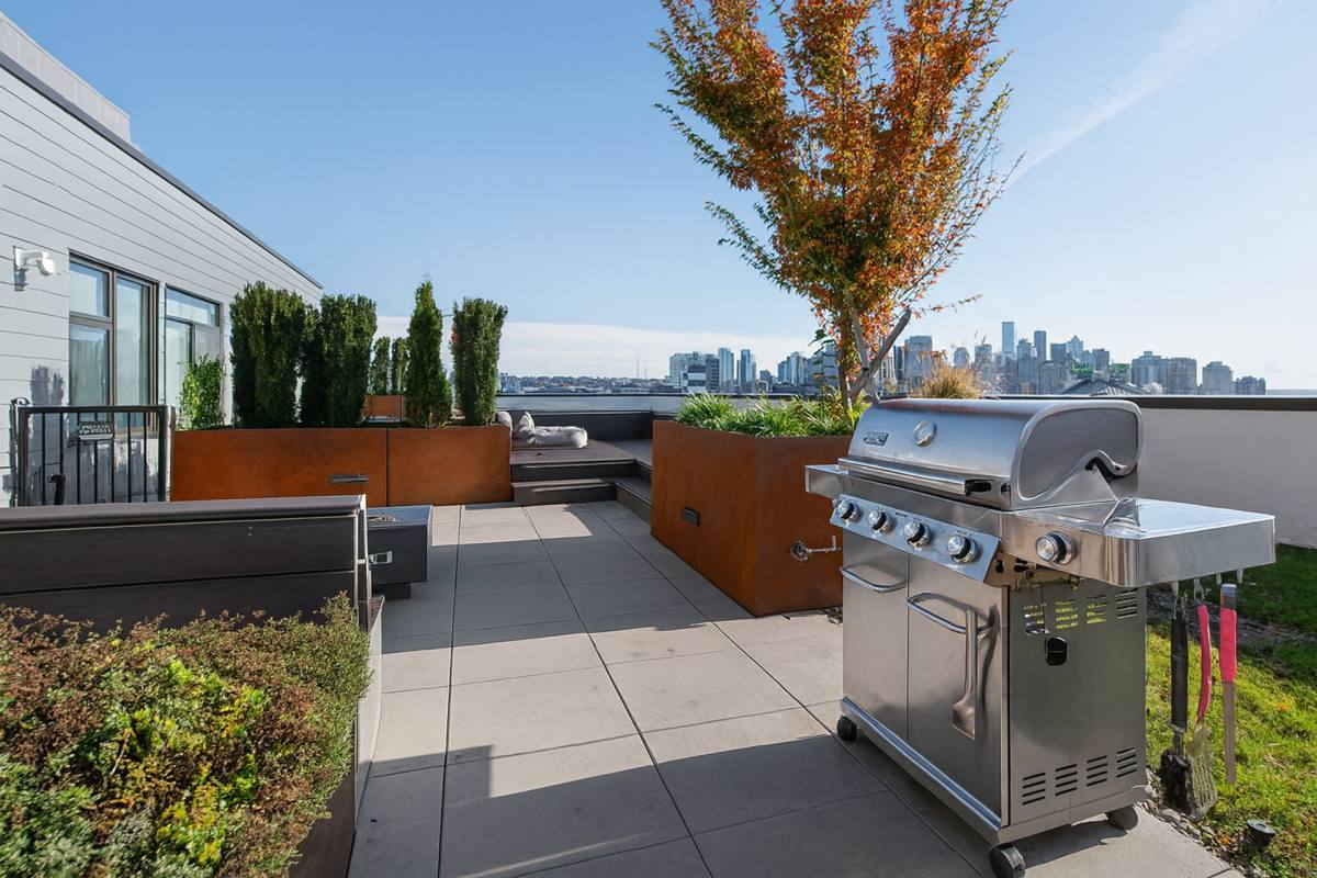 Apartment for rent at 513 1st Ave N, Seattle, WA 98109