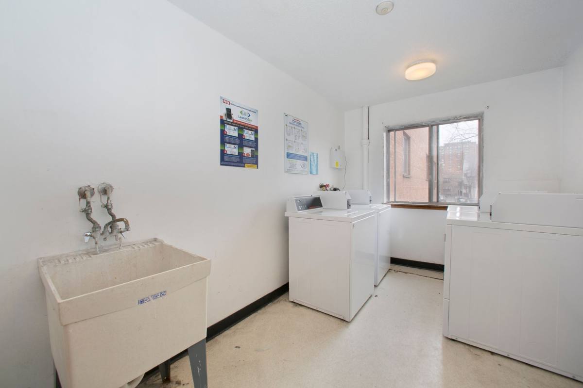 Apartment for rent at 2001 Bryant Ave S, Minneapolis, MN 55405