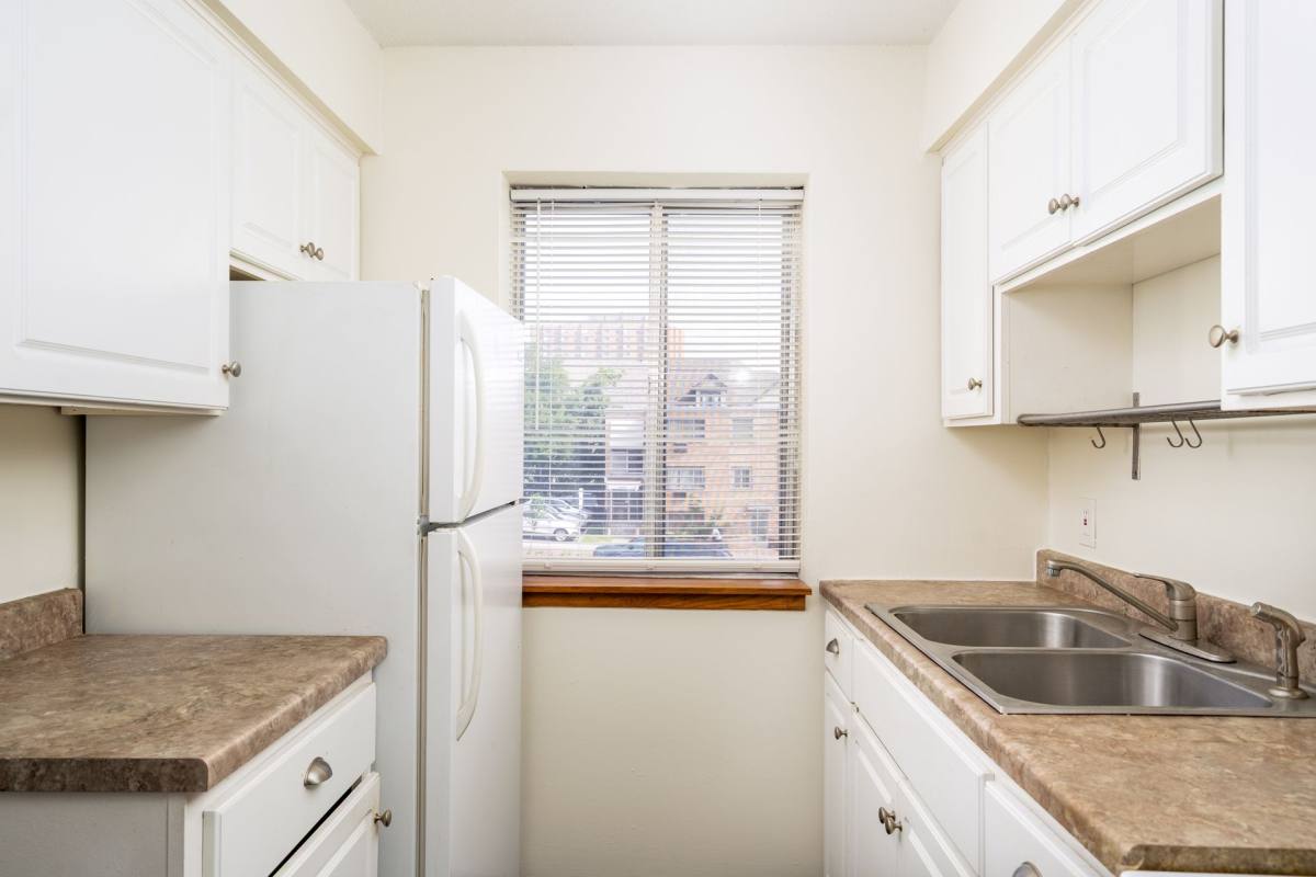 Apartment for rent at 2001 Bryant Ave S, Minneapolis, MN 55405