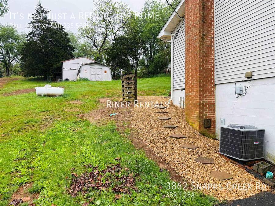 House for rent at 3862 Snapps Creek Rd, Harrisonburg, VA 22802