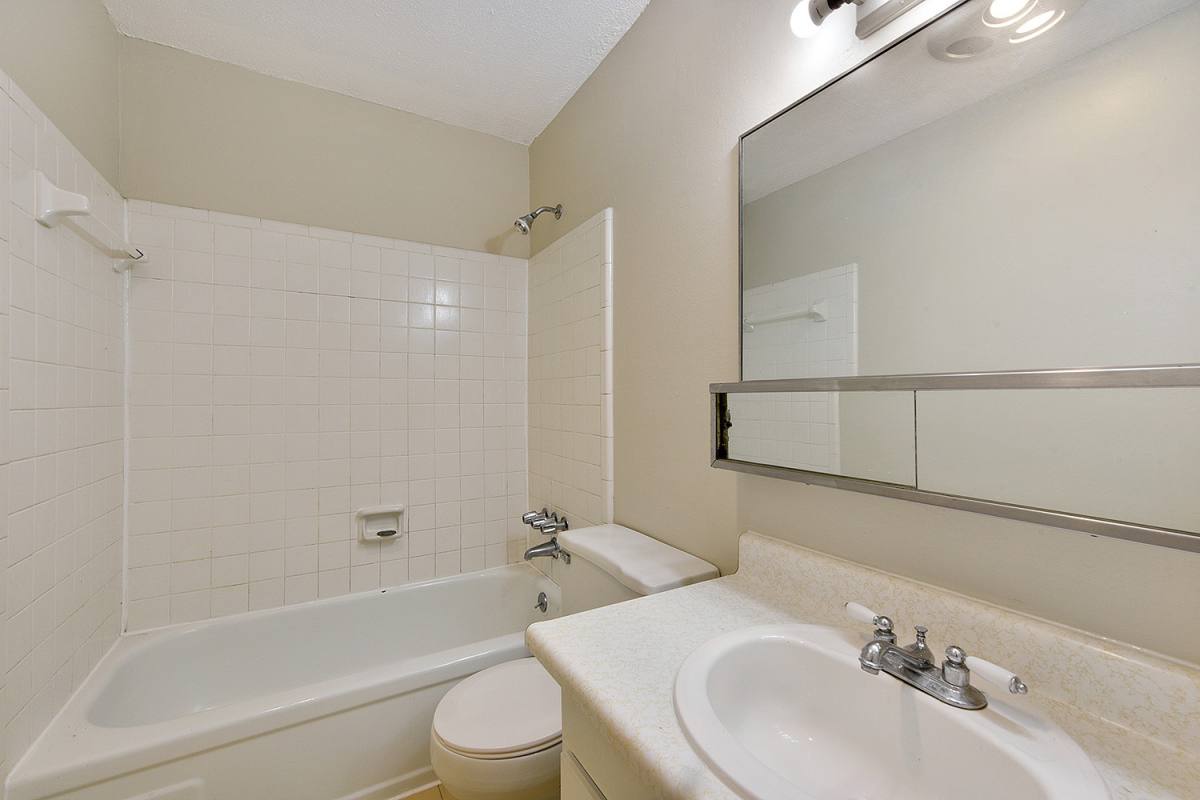 Apartment for rent at 309 -311 Lilac, Metairie, LA 70005