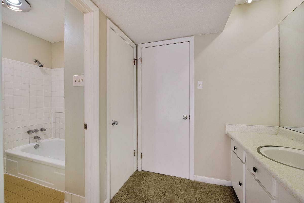 Apartment for rent at 309 -311 Lilac, Metairie, LA 70005