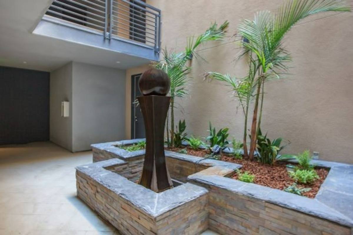 Apartment for rent at 11055 Cumpston St, North Hollywood, CA 91601