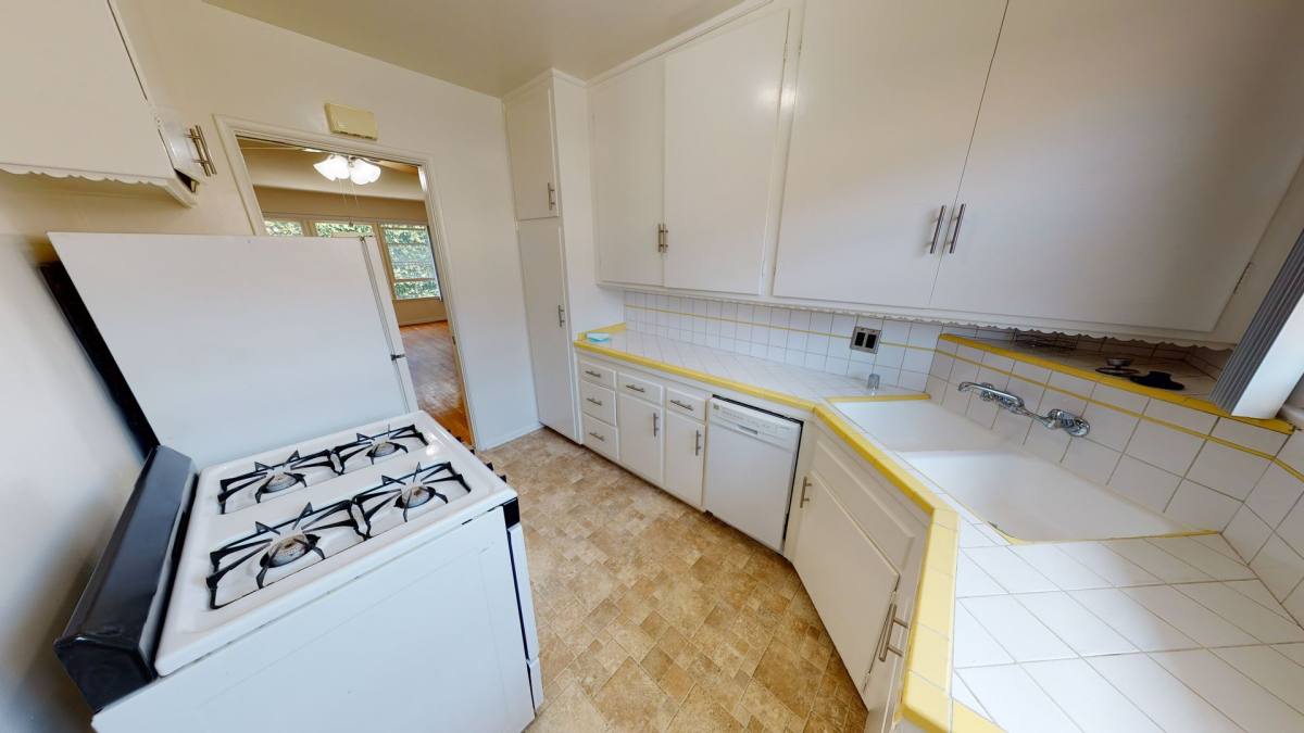Apartment for rent at 1230-1234 McClellan Dr, Los Angeles, CA 90025