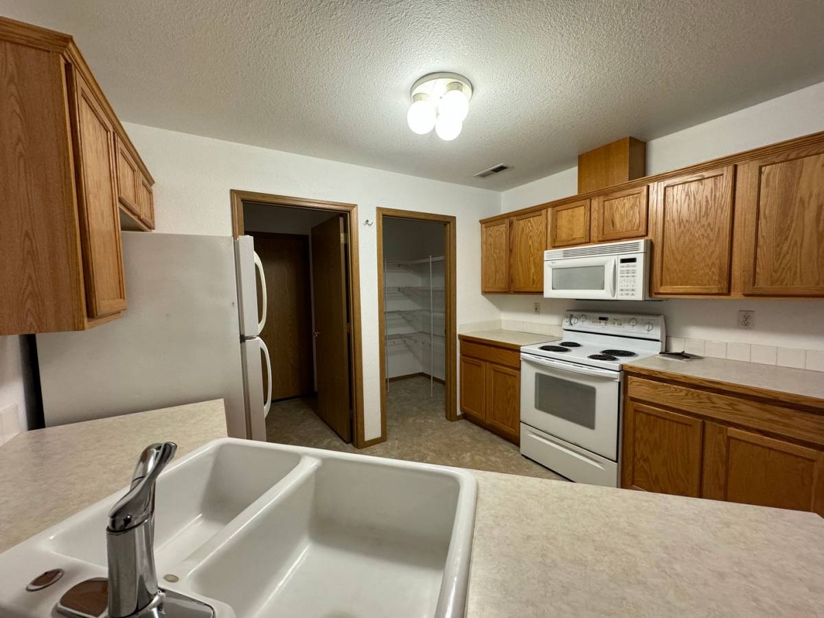 Townhouse for rent at 3265 NE Johnson St, Roseburg, OR 97470