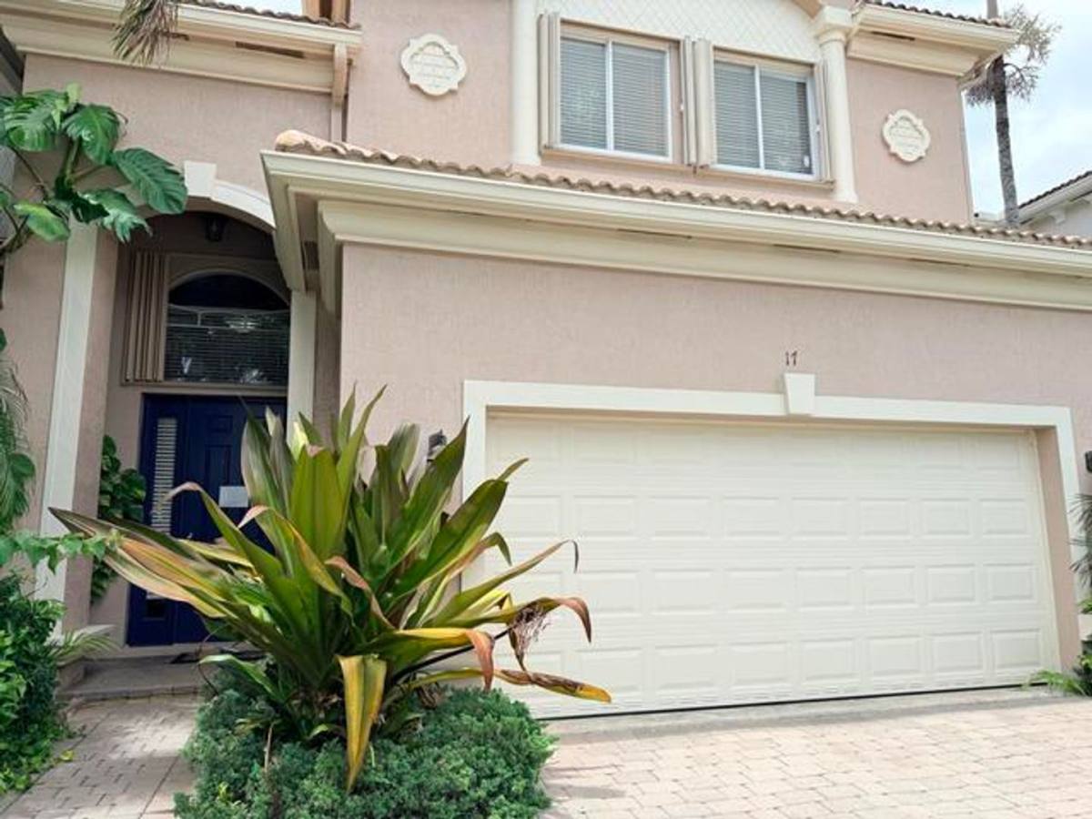 House for rent at 17 Country Lake Circle, Boynton Beach, FL 33436