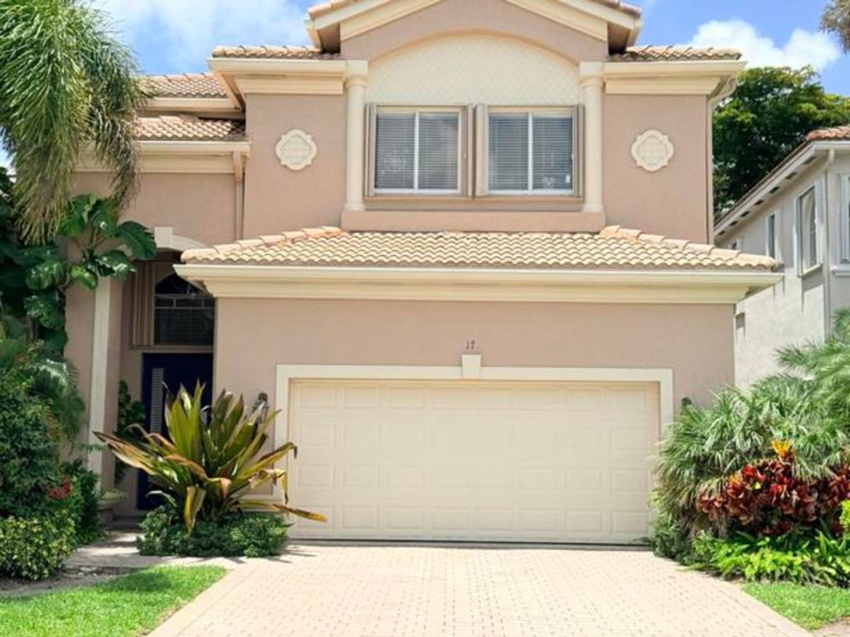 House for rent at 17 Country Lake Circle, Boynton Beach, FL 33436