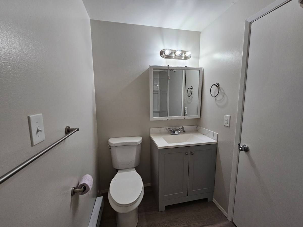 Apartment for rent at 15404 10th Ave SW, Seattle, WA 98166