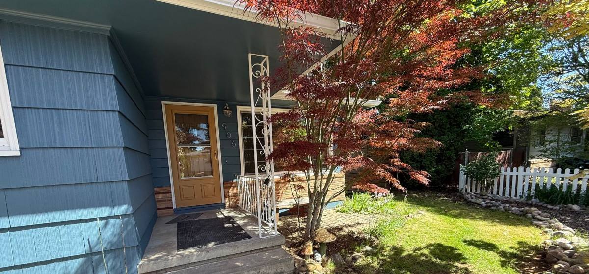 House for rent at 906 SE 165th Ave, Portland, OR 97233