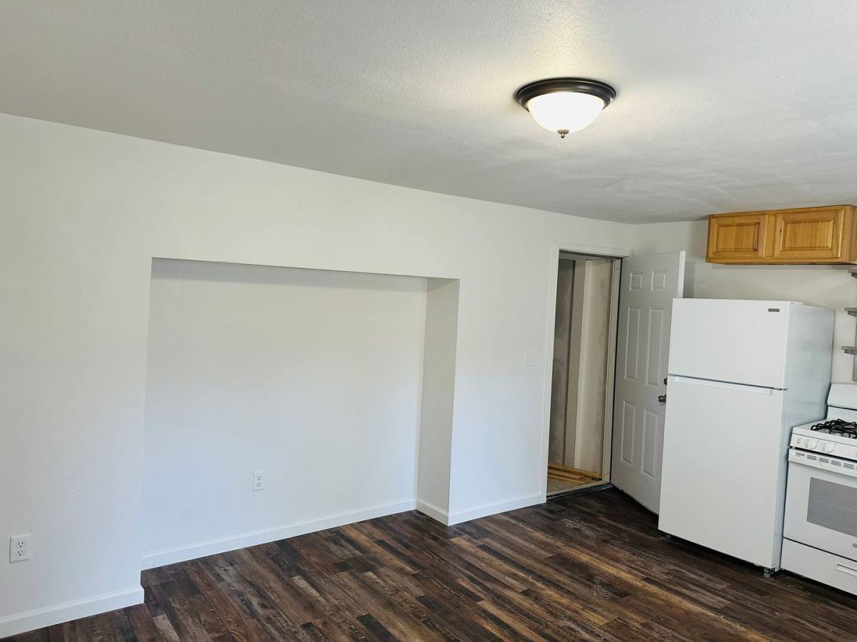 Apartment for rent at 921 E 4th St, Laurel, MT 59044