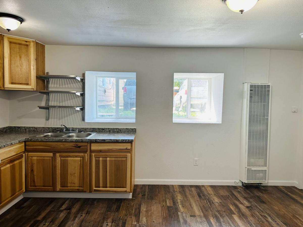 Apartment for rent at 921 E 4th St, Laurel, MT 59044
