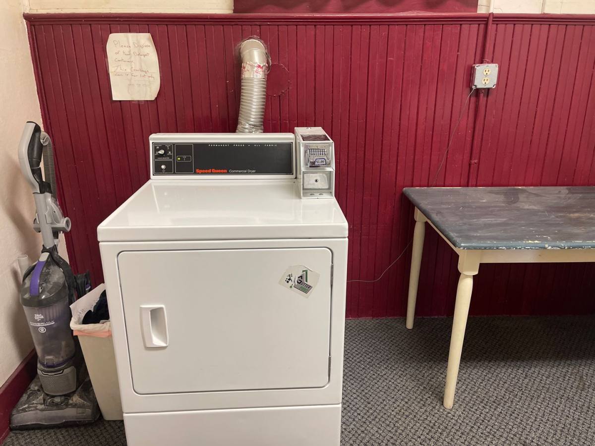 Apartment for rent at 921 E 4th St, Laurel, MT 59044
