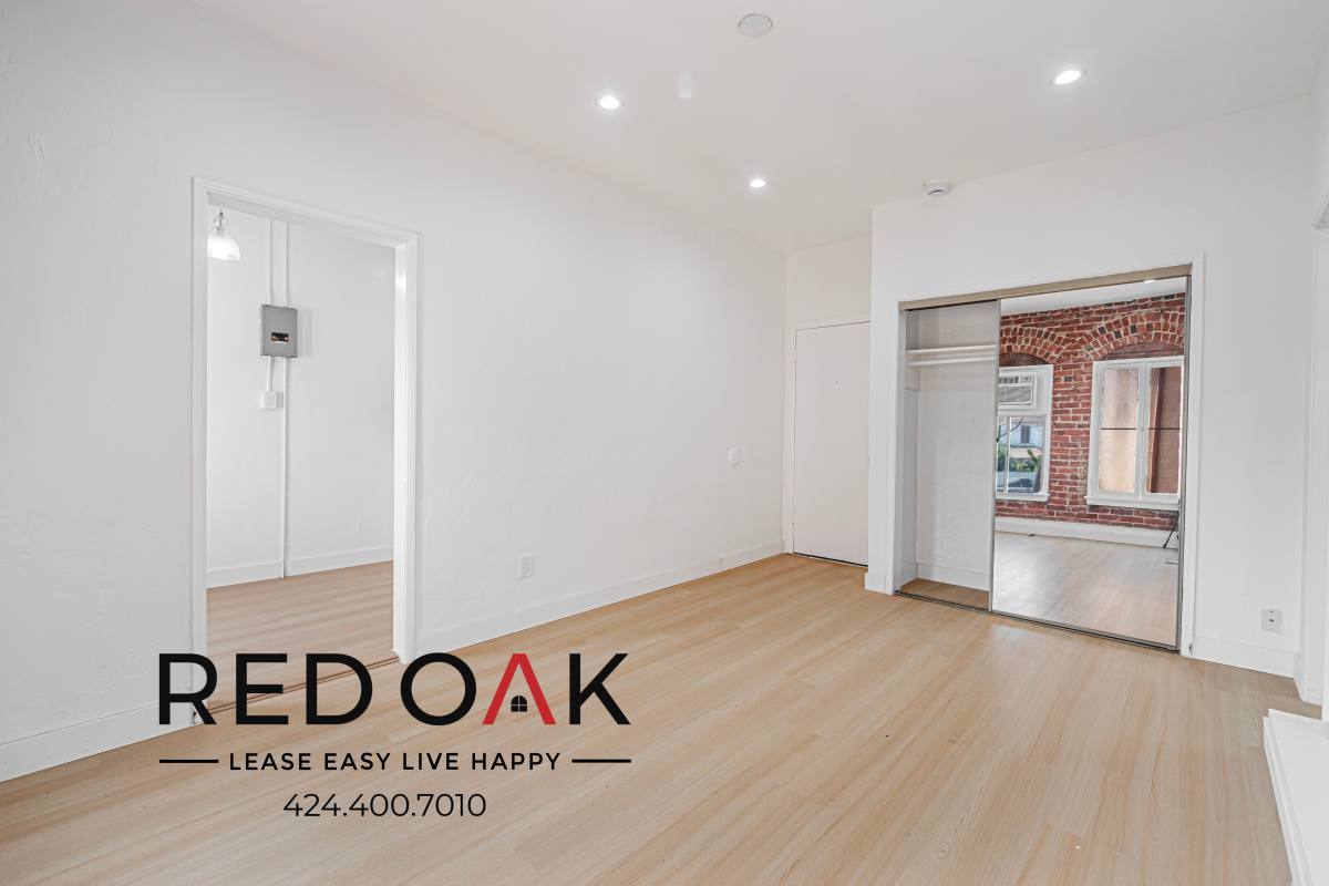 Apartment for rent at 1405 S Berendo #206, Los Angeles, CA 90006