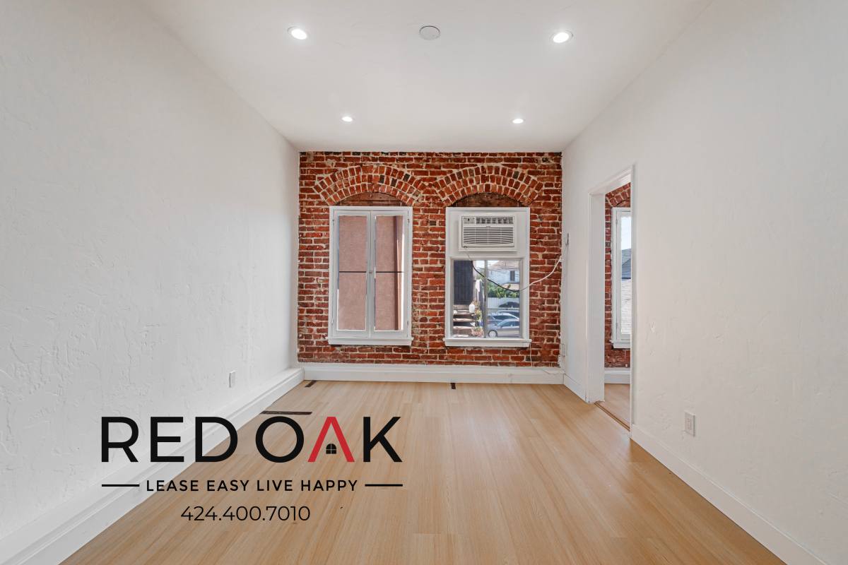 Apartment for rent at 1405 S Berendo #206, Los Angeles, CA 90006