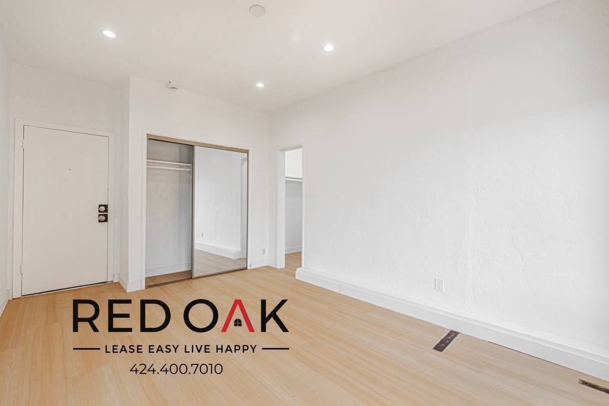 Apartment for rent at 1405 S Berendo #206, Los Angeles, CA 90006