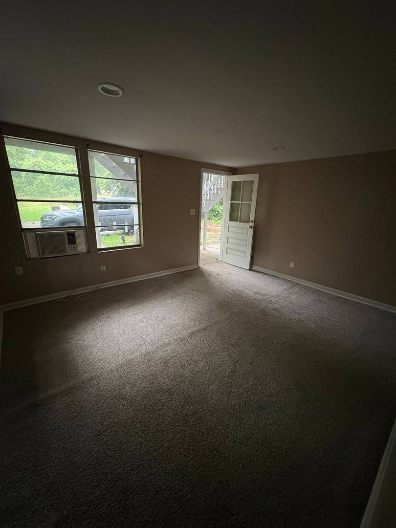 Apartment for rent at 1129 N Three Notch St, Troy, AL 36081