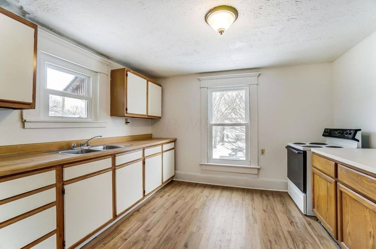 Apartment for rent at 888-890 Studer Ave, Columbus, OH 43206