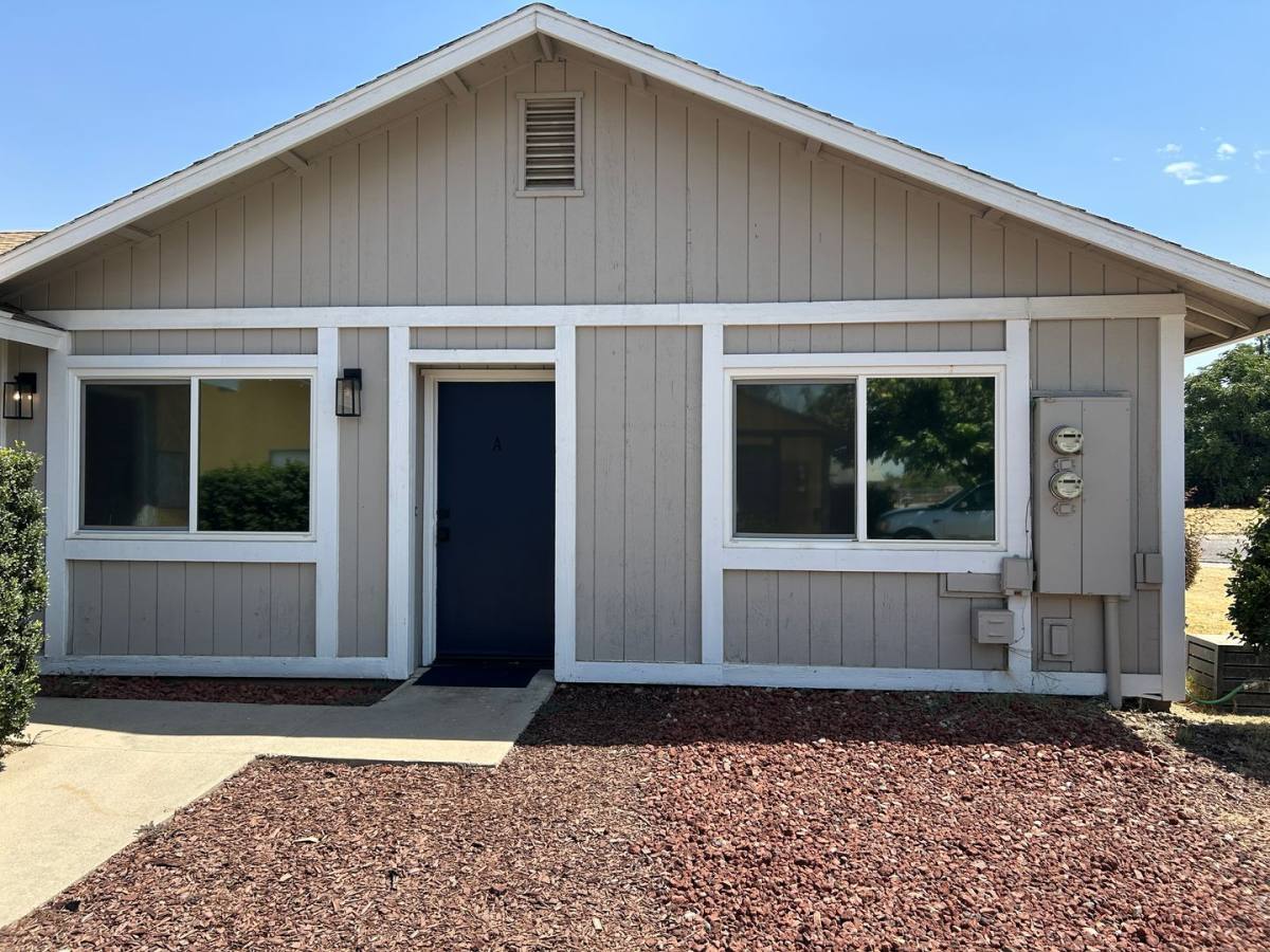 Apartment for rent at 900 Lavida Lane, Porterville, CA 93257