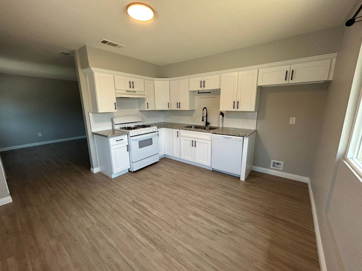 Apartment for rent at 900 Lavida Lane, Porterville, CA 93257