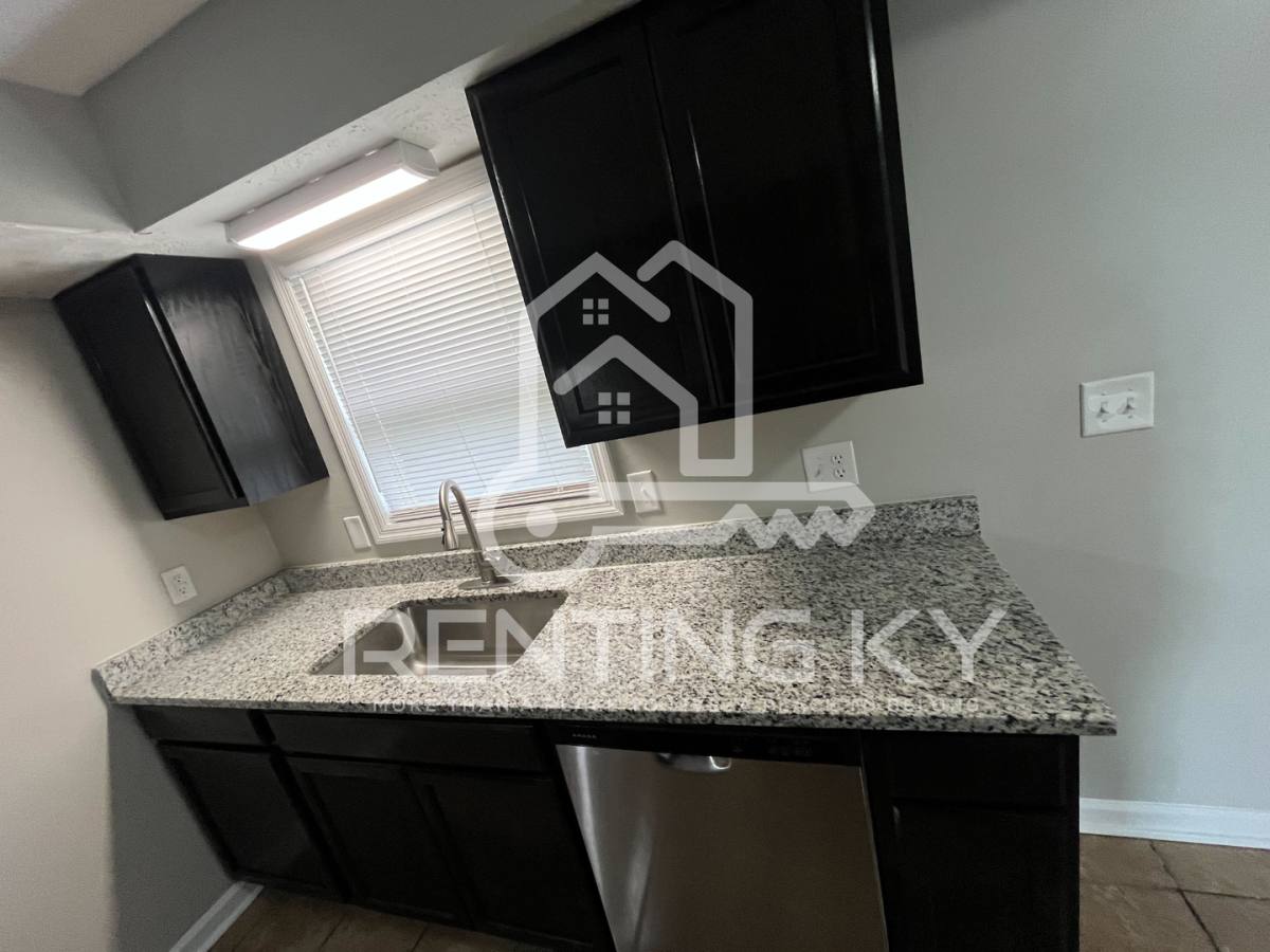 Townhouse for rent at 1639 Foxhaven Dr, Richmond, KY 40475