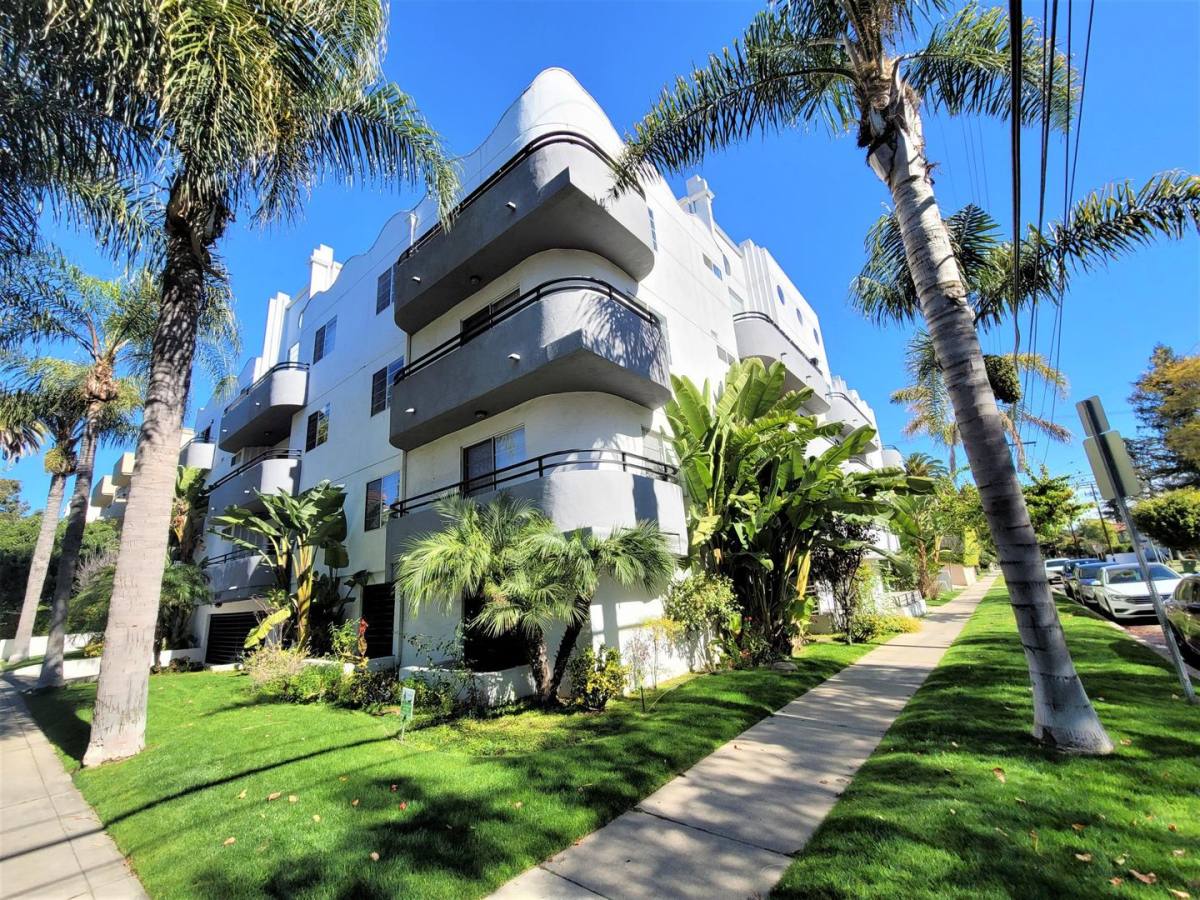 Apartment for rent at 2050 S Bentley Ave, Los Angeles, CA 90025