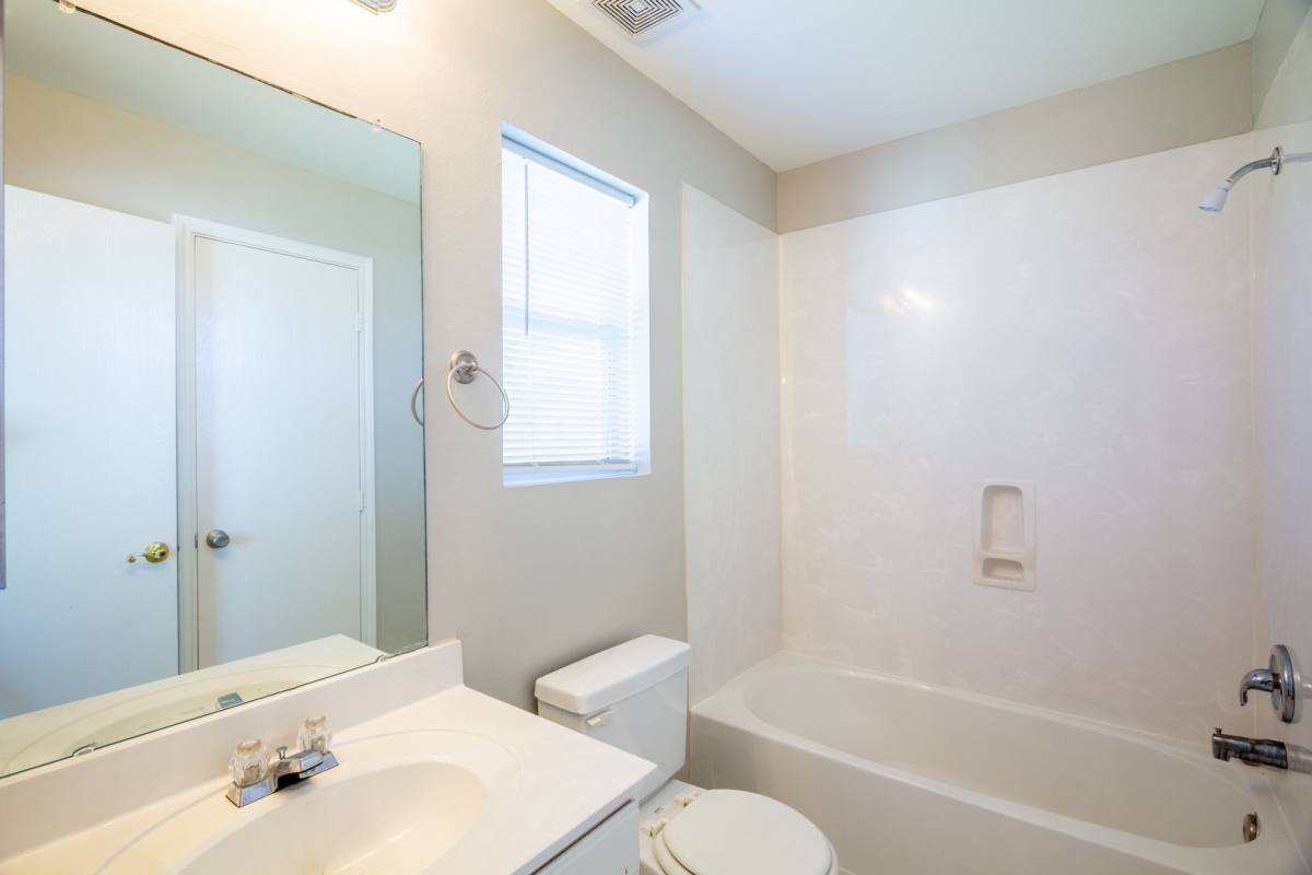 House for rent at 19714 Shores Edge Dr, Tomball, TX 77375