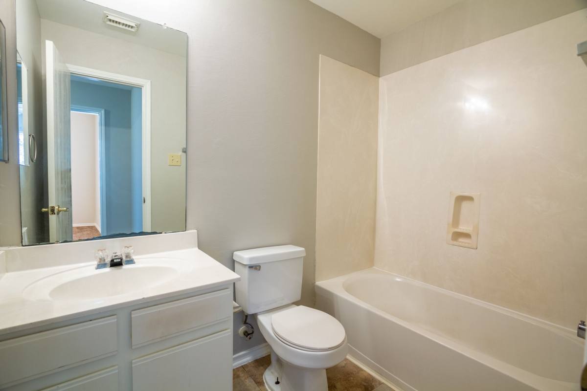 House for rent at 19714 Shores Edge Dr, Tomball, TX 77375