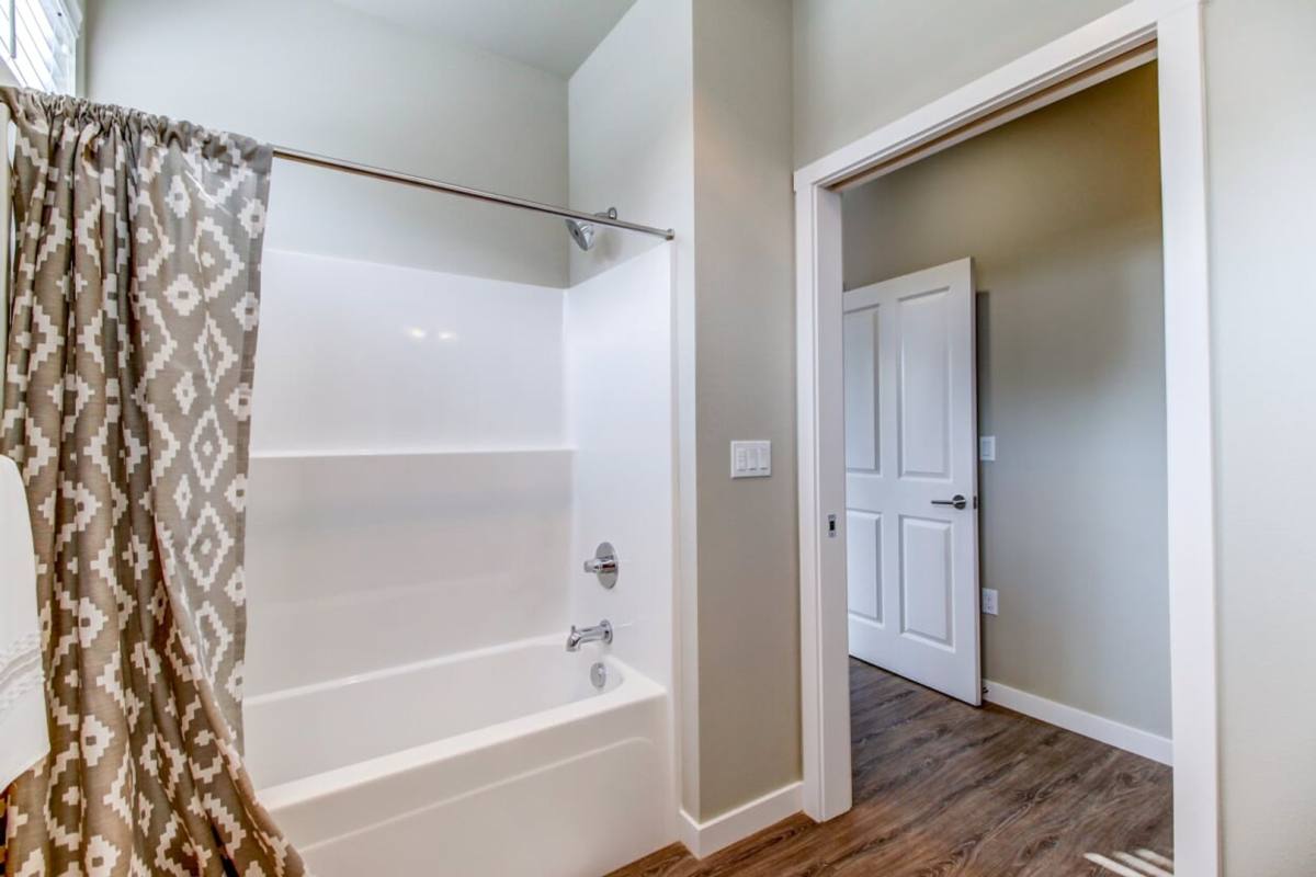 Apartment for rent at 337, 331 NE, Beaverton, OR 97006