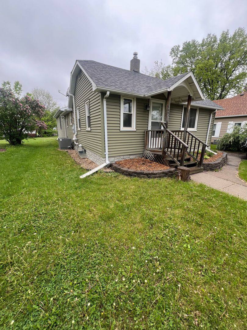 House for rent at 1005 N State St, Aberdeen, SD 57401