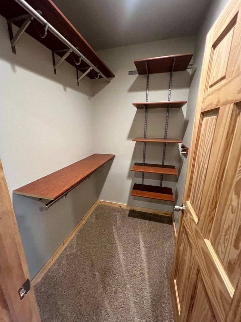 House for rent at 1005 N State St, Aberdeen, SD 57401